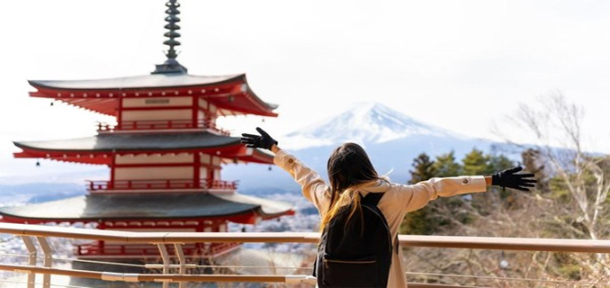 Gen Z Suka Solo Traveling, Long Weekend Digemari Wisata Keluarga