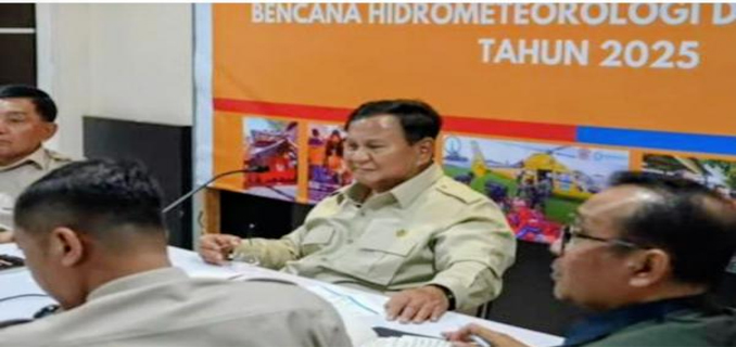 Prabowo Minta Mendagri Copot Bupati Aceh Selatan Umrah saat Bencana